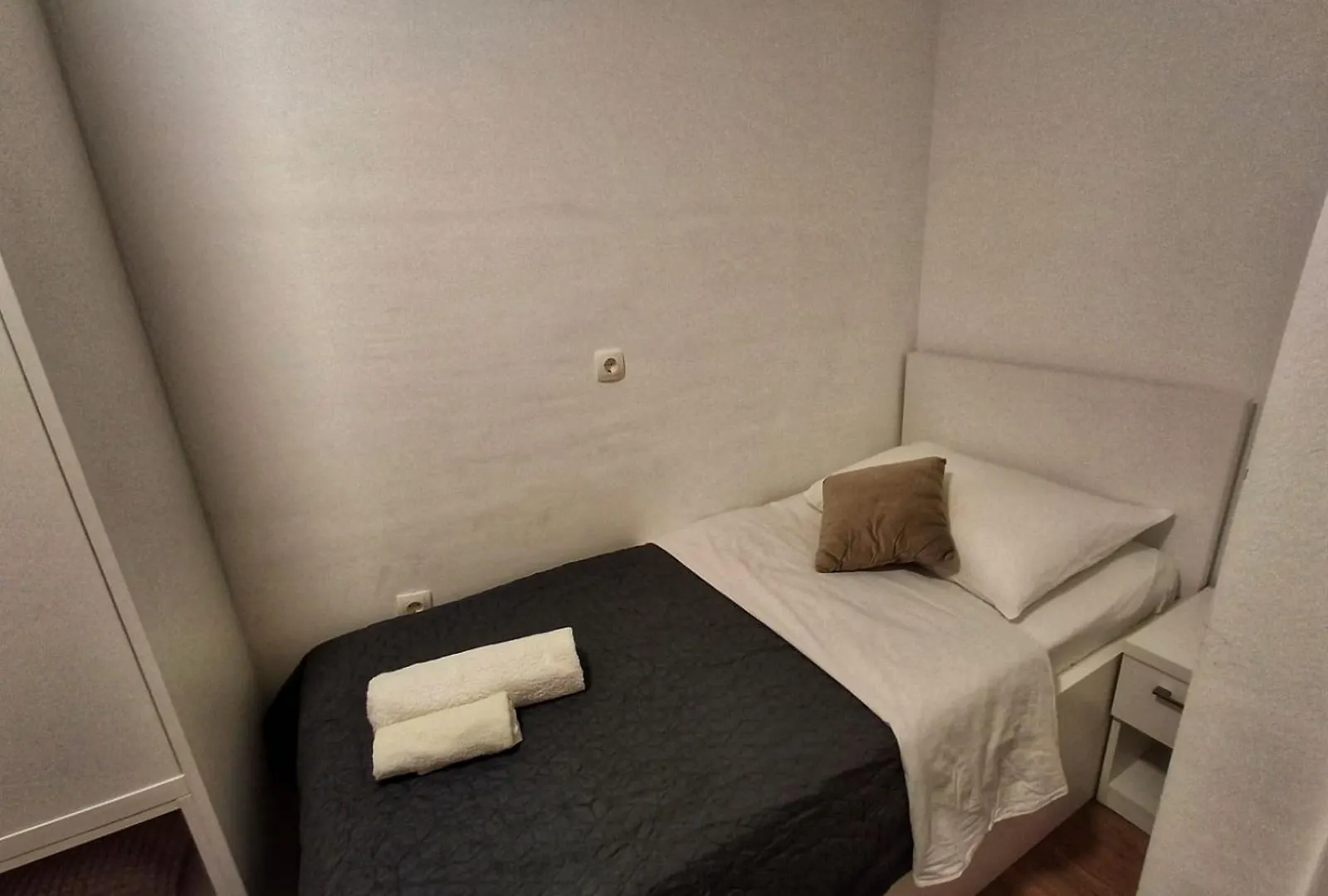 Apartment Be Like Póla